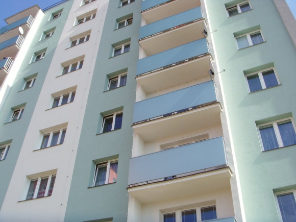Kompletní rekonstruce 36 balkónů a zábradlí - Valašské Meziříčí, Krátká - 2009