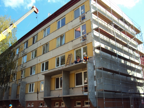 Přístavba betonových lodžií - Bytový dům Kyjov